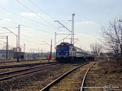Wykolejony pociąg PKP Pojezierze w Tłuszczu, fot. Sławomir Sikorski