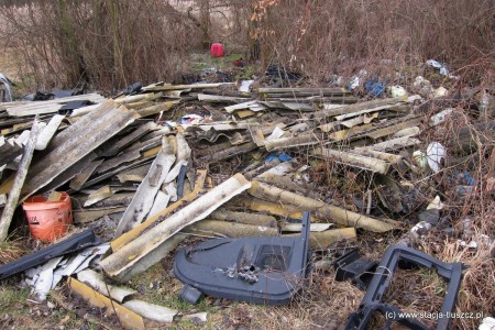 Śmieci na ul. Parkowej w Jasienicy