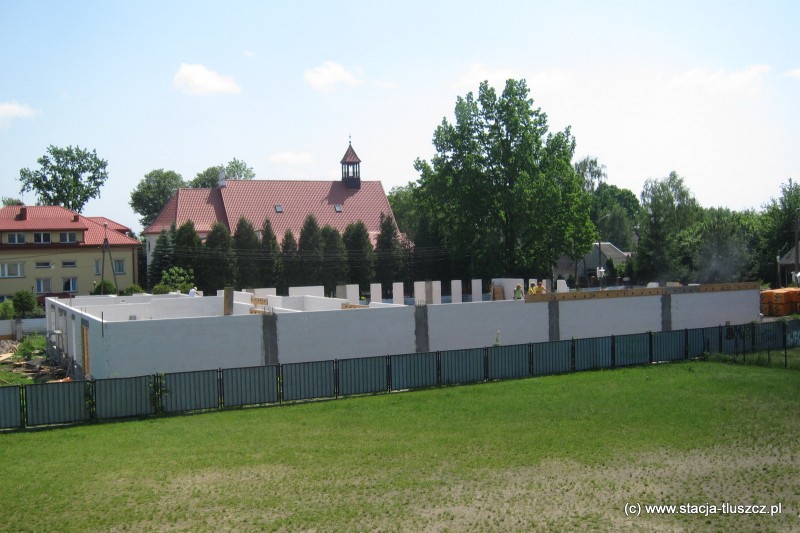 Budowa sklepu w Tłuszczu