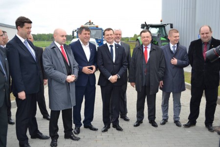 Na wydarzenie przybyło wielu gości, m.in. Wicepremier i Minister Gospodarki Janusz Piechociński i Marszałek Województwa Mazowieckiego Adam Struzik, przedstawiciele samorządów, instytucji, kandydaci do Parlamentu Europejskiego oraz przedstawiciele podmiotów zaangażowanych w budowę SUW-u (fot. UM Tłuszcz)