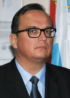 Janusz Tomasz Czarnogórski: - Rodzin wychowujących troje lub więcej dzieci bardzo często nie stać na zaspokojenie swoich podstawowych potrzeb życiowych! Większość gmin w naszym powiecie już przystąpiła do tego programu, a Tłuszcz nie.